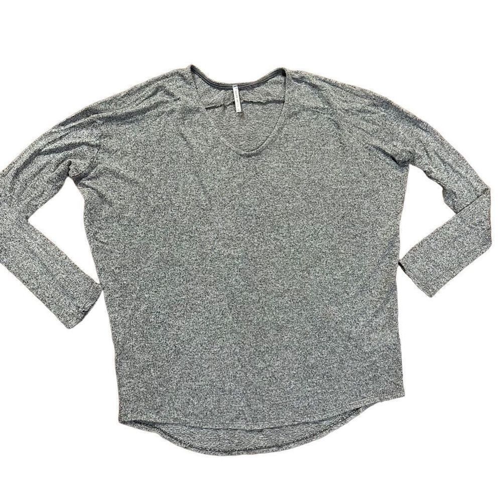Lulu’s Basic Heathered Gray relaxed fit Knit Blouse Long Sleeve V Neck Hi Lo sz